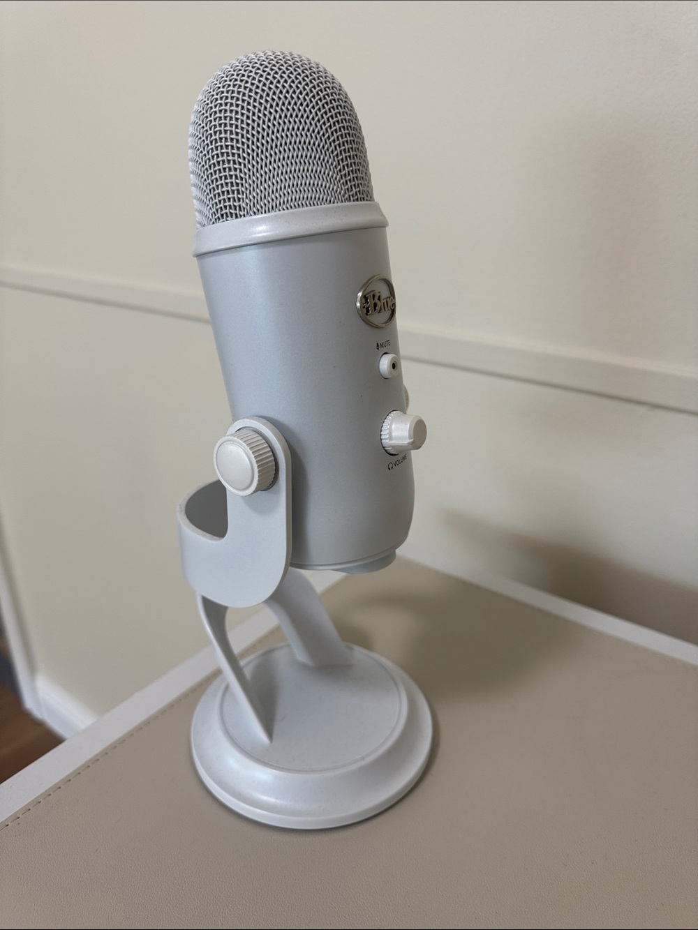 Blue Yeti Snow White USB Microphone